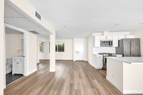Floor plan for 1 bed, 2 baths, 907 sqft